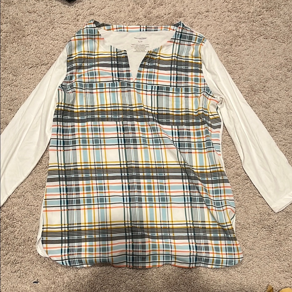 Plaid Van Husen 3/4 sleeve top with cute pocket ❤️😁